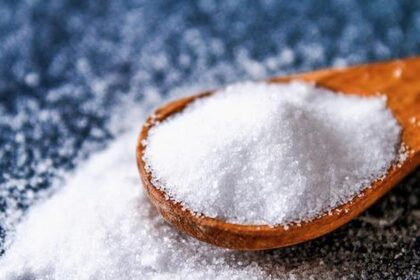 Study finds that raising public awareness, training doctors and clearly labeling salt content is important for preventing high blood pressure