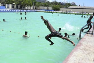 Pools and eye health: How to protect your vision this summer