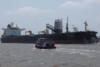 India's crude oil imports fell by 4.3% in April this year, but the bill still doubled due to price hikes