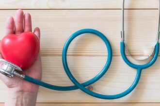 What you need to do to save someone who has cardiac arrest outside the hospital