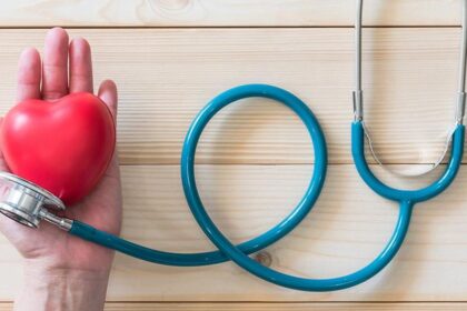 What you need to do to save someone who has cardiac arrest outside the hospital