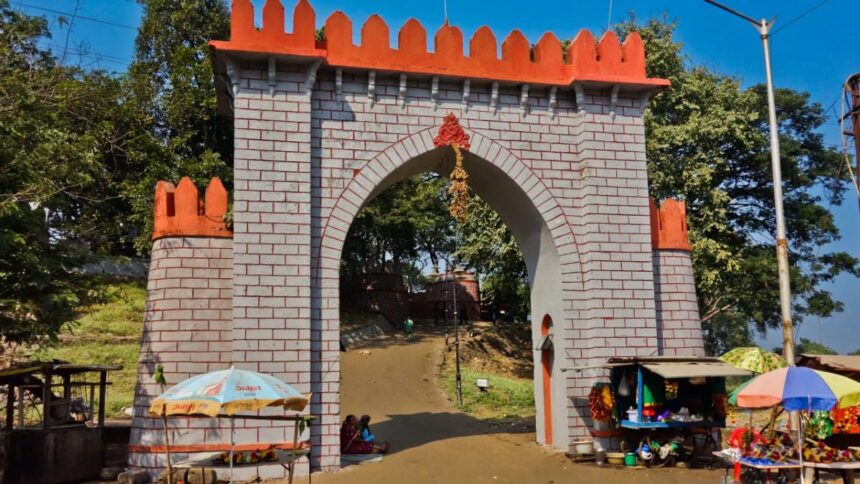 Durgadi in Kalyan — 16th-century fortress at the center of Sena politics and venue for Eid 'Ghanta Nad' protests