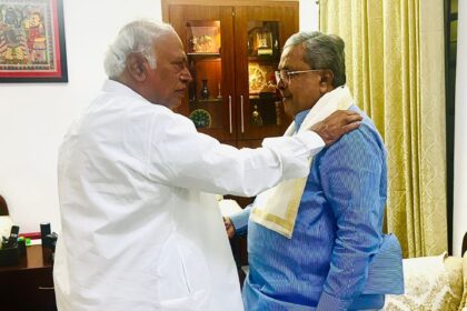 Siddaramaiah meets Rahul Gandhi, Sonia Gandhi and Kharge in Delhi