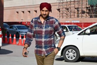 Harbhajan calls for AAP retaliation over withdrawal of security, HC pulls up Punjab government for excessive police support