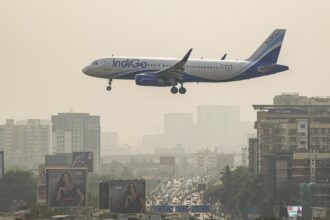 IndiGo posts a loss of Rs 2,537 million in the fourth quarter due to currency effects and difficult business environment
