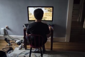 Experts reveal link between screen time and autism