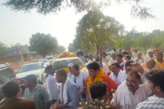 Days after Prime Minister Modi called for austerity, the Bharatiya Janata Party sacks the Kisan Morcha leader for violating discipline over the motorcade rally.