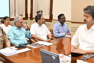 Following Oppun's rebuke, Vijay holds a review meeting with top police officials. I order a quick response and a quick investigation.