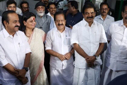 Unable to break deadlock, Congress to meet again today