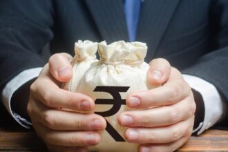 FPI holdings in Indian stocks hit 14-year low