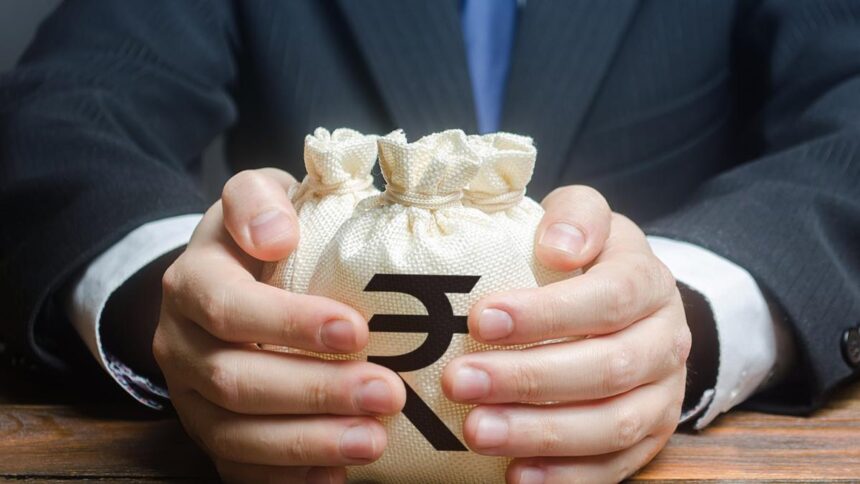 FPI holdings in Indian stocks hit 14-year low