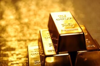 Gold rises from Rs 650 to 10g/Rs 1.66 lakh in Delhi