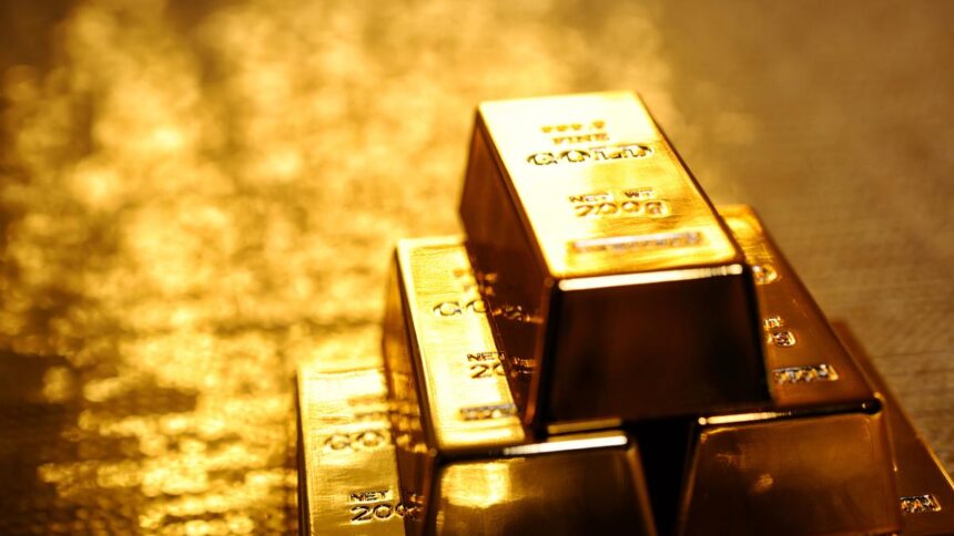 Gold rises from Rs 650 to 10g/Rs 1.66 lakh in Delhi
