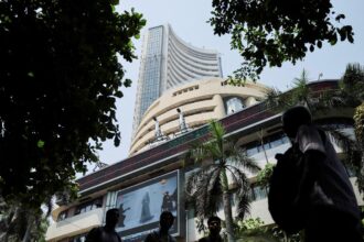 Stock markets fall in early trading as US-Iran negotiations hit multiple setbacks