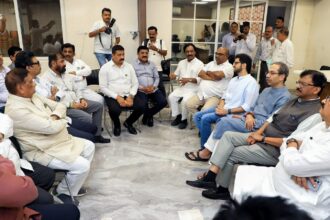 Congress leader Om Birla calls Uddhav Sena leaders for meeting after six MPs are replaced by Shinde's Shiv Sena