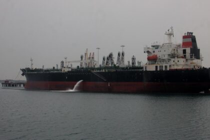India expands purchases of Russian and UAE crude oil in June ahead of full recovery of Hormuz
