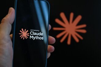 IT giant's stock price falls as Claude's new model ``poses risk'' to earnings