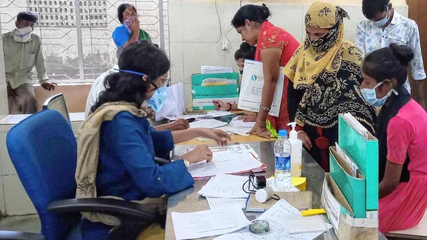 One Leg: Women, Work, and Tuberculosis in Mumbai