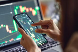 Stock markets rise for second straight day, supported by lower oil prices and positive global trends