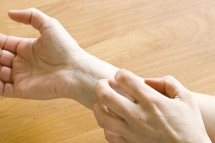 Why persistent itching without an obvious cause shouldn't be ignored