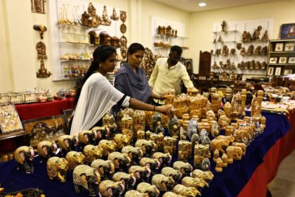 Poonpuhar starts gift export initiatives. Partnering with Reliance to sell crafts from Tennessee artisans