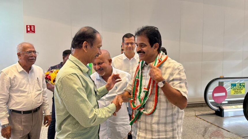 Girish Chodankar with K C Venugopal.