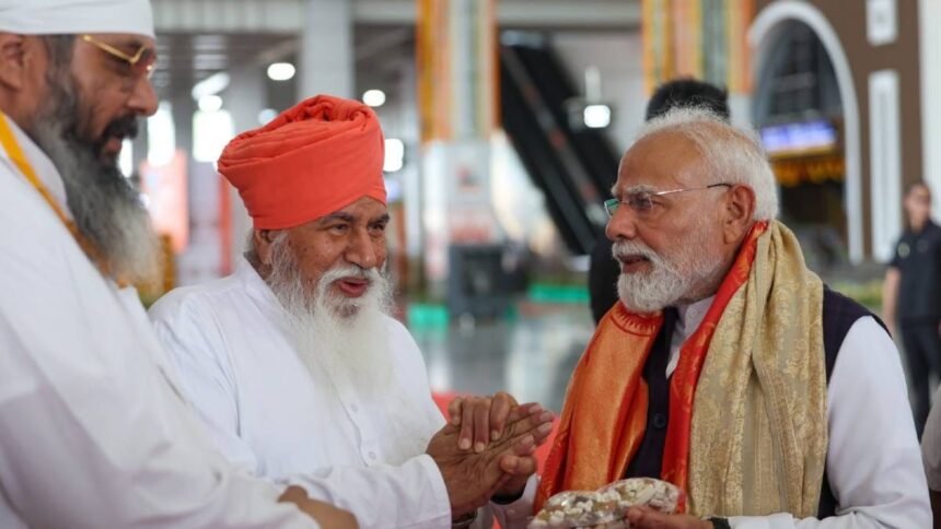 Prime Minister Modi meets Chief Minister Sahakand Balan, explains why Punjab's largest Dalit temple is politically important