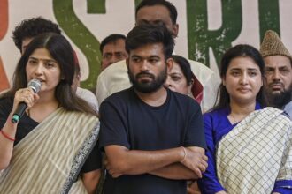 'Show some sensitivity': SP's Dimple Yadav reaches Jantar Matar to face Wangchuk